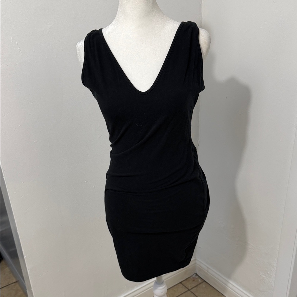 Elegant Black Sleeveless Dress